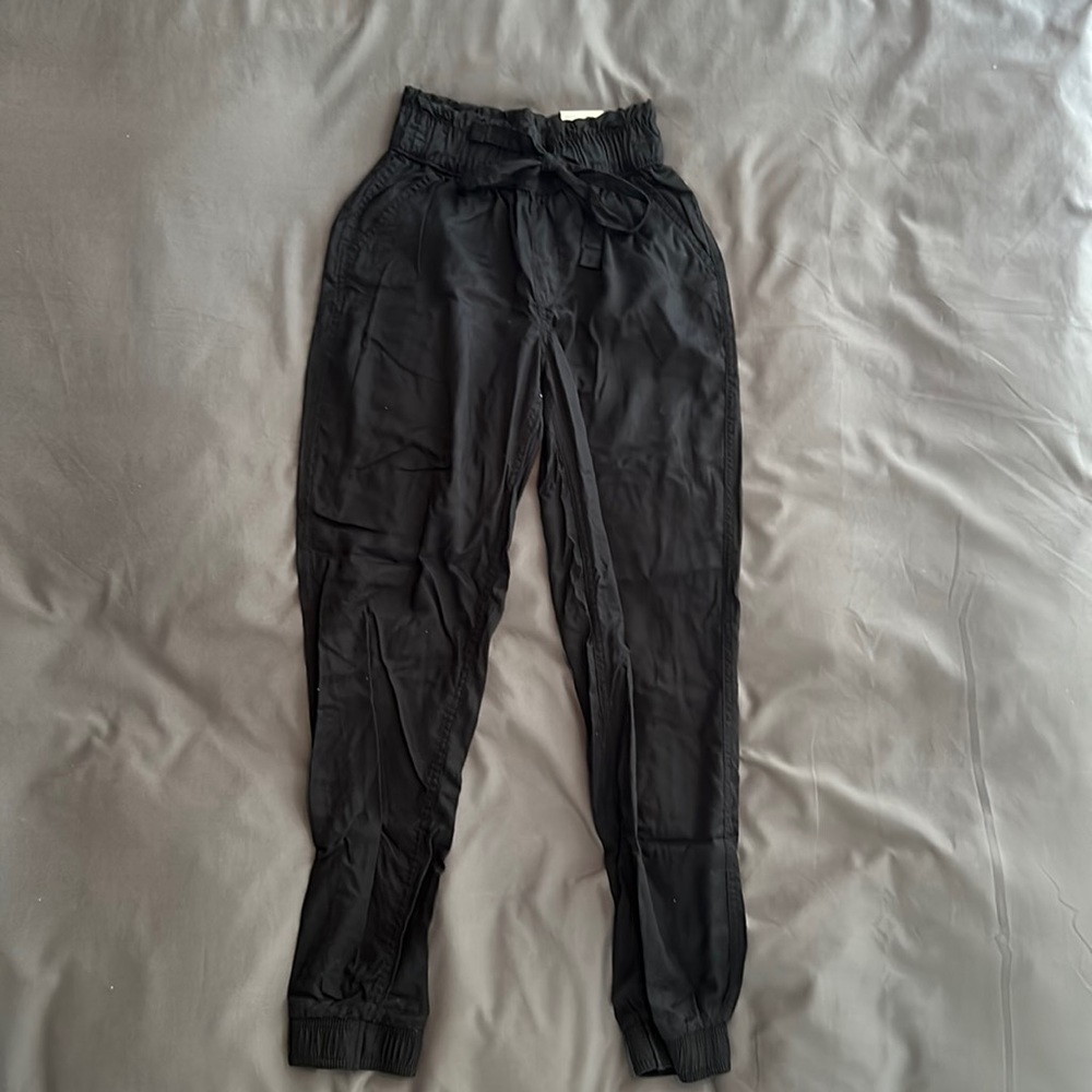 Women’s paper bag pants